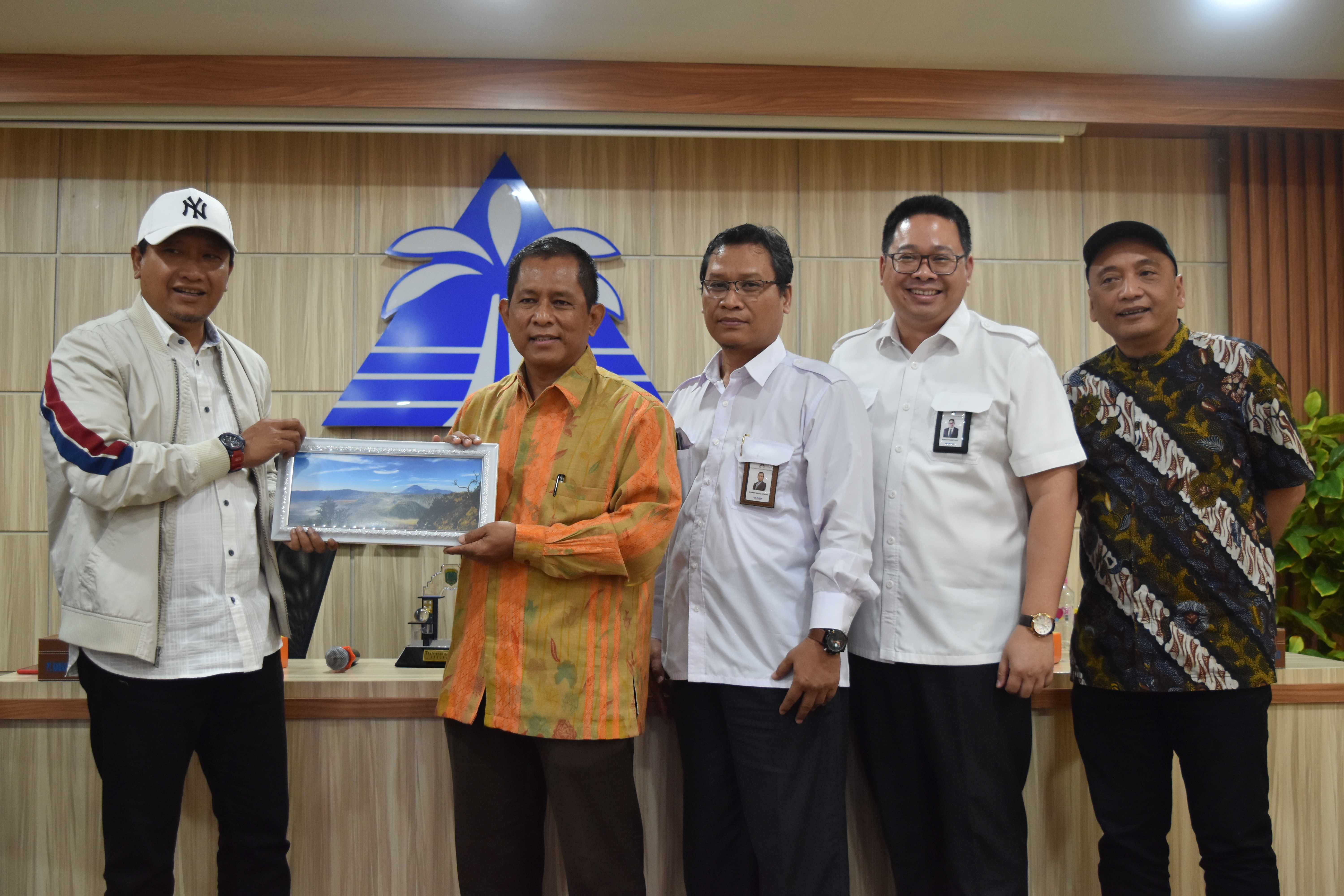 Kunjungan benchmarking ke PT KIW