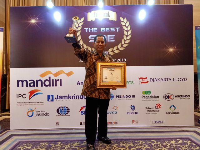 PT KIW infobank golden award