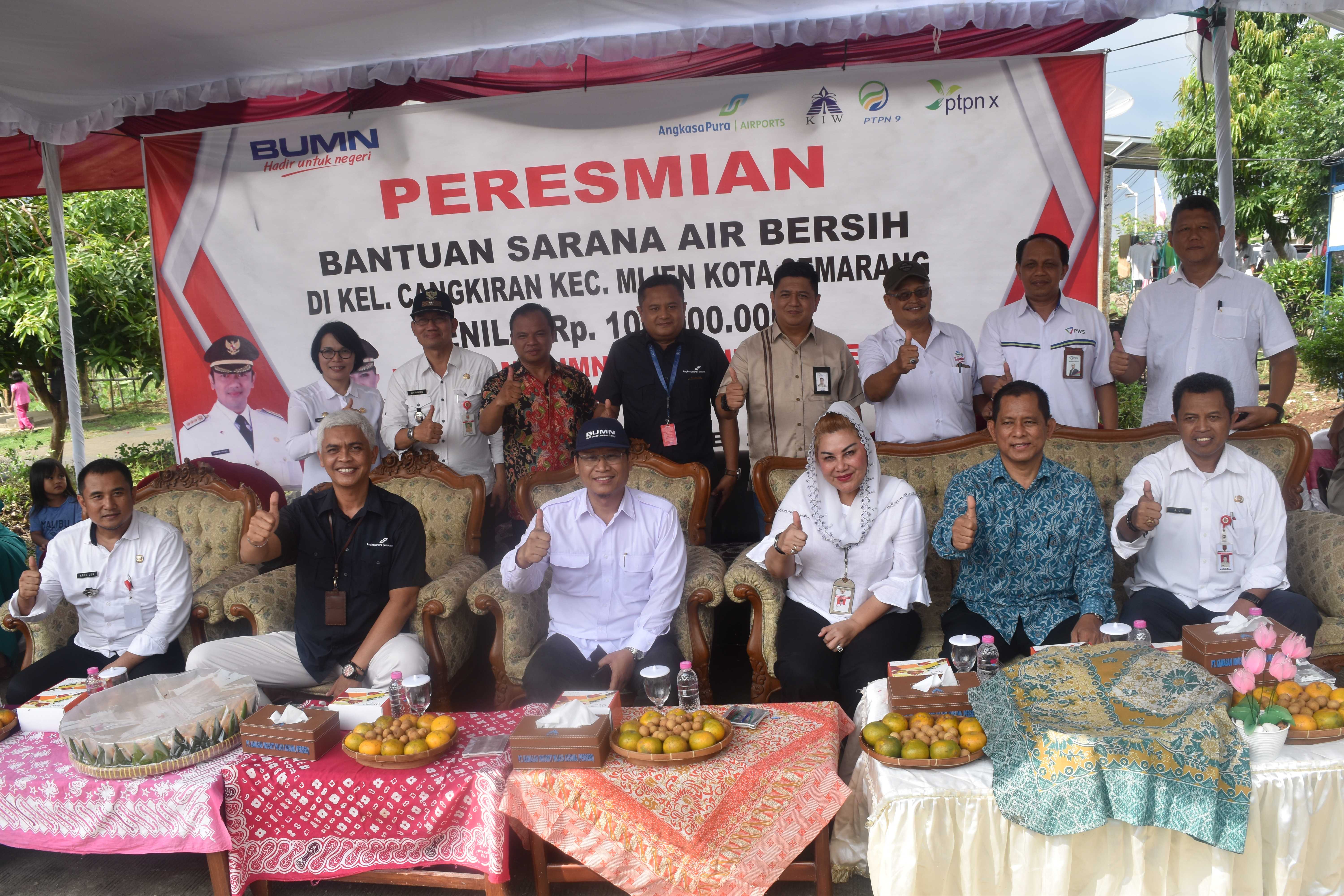 Bantuan sarana air bersih PT KIW CSR